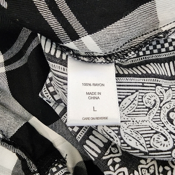 Soho New York & Company size Large button down shirt, black and white - Picture 5 of 7